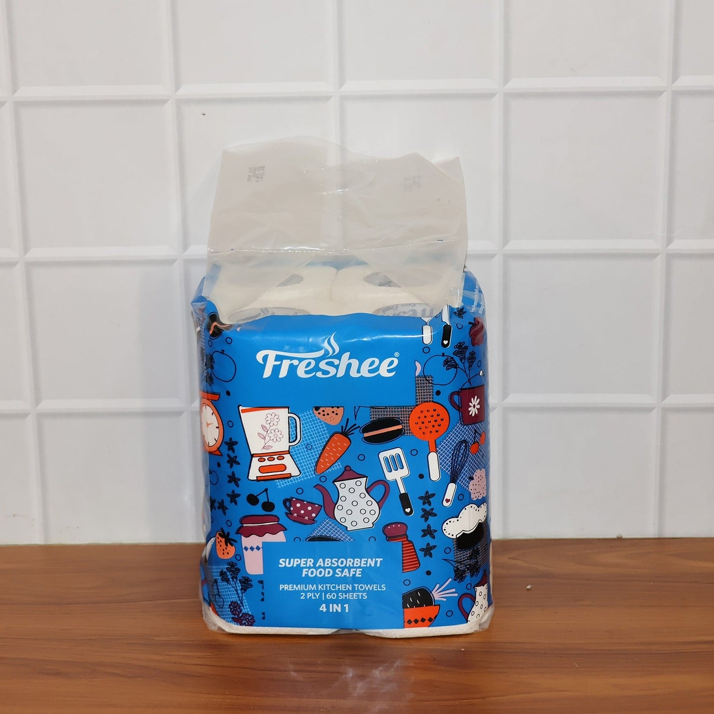 Freshee Super-Absorbent Kitchen Roll 4-in-1 Paper (4 Rolls )