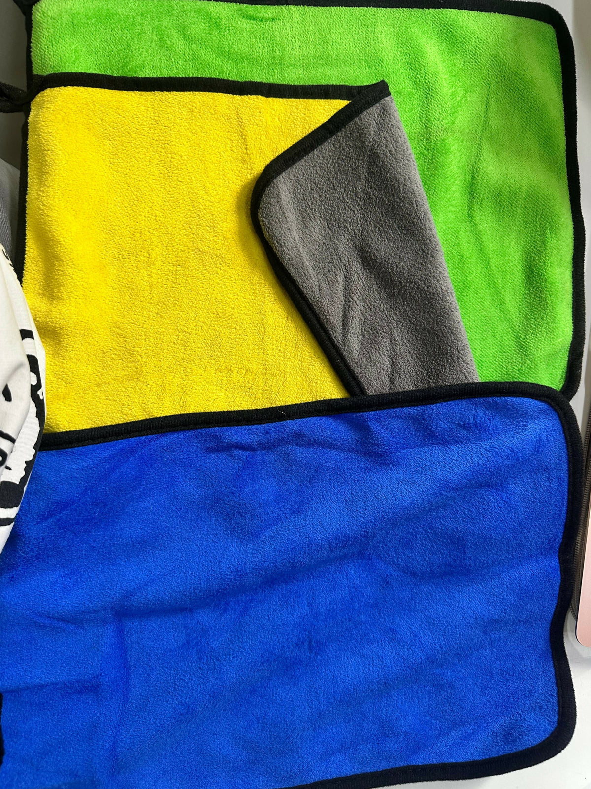 Premium Microfiber Cleaning Cloth, Towel (40x30 cm / 3 Pc)
